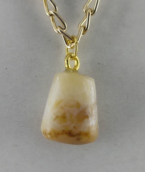 Yellow agate necklace with pattern - code 104